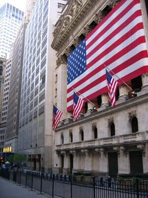 Wall Street, coração do centro financeiro de Nova York e do mundo.