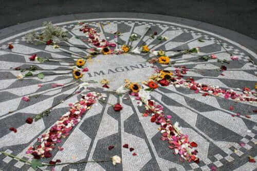 Central Park Strawberry Fields, uma homenagem a John Lennon.