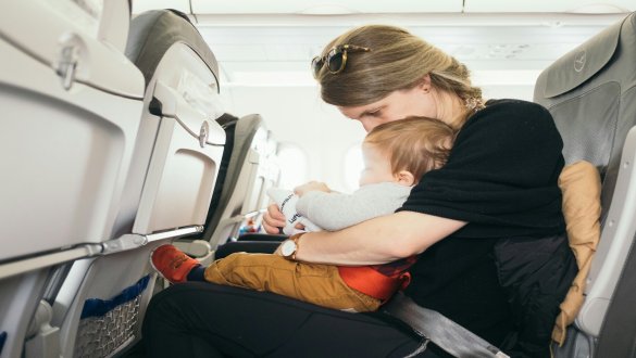 Viajar de avião com bebê