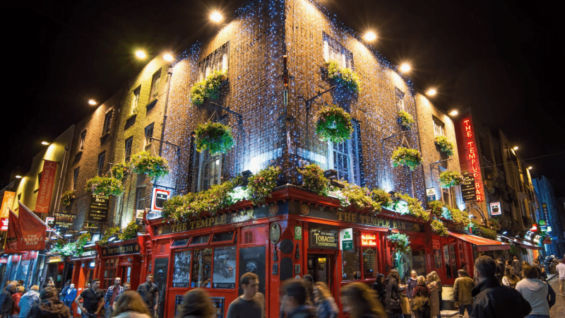 The Temple Bar, um dos principais pontos turísticos da Irlanda