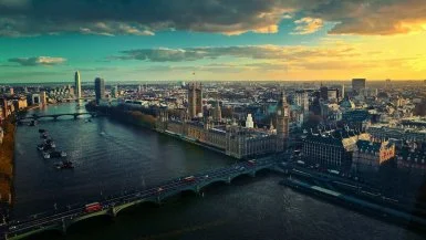 Vista aérea de Londres, uma das cidades do Reino Unido mais famosas